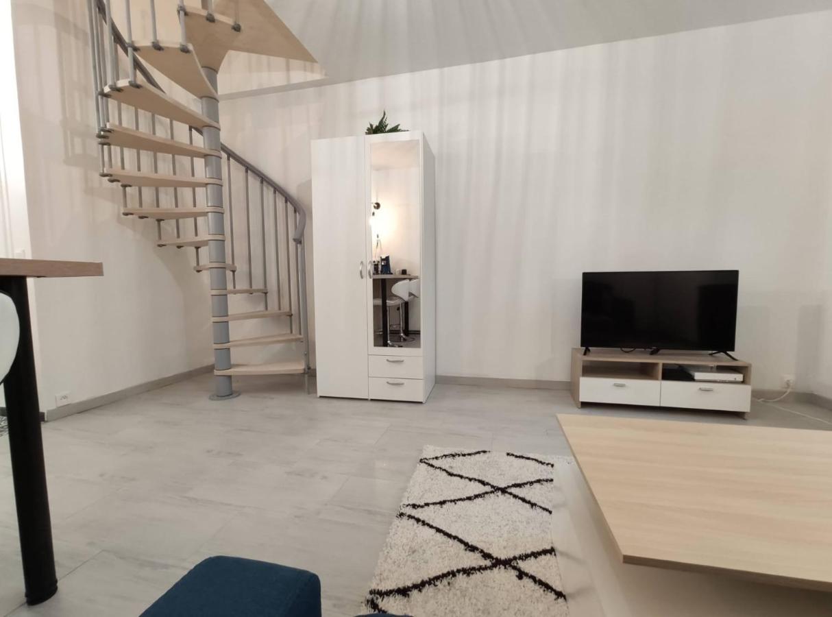 Superbe Duplex En Plein Coeur De Crepy-En-Valois Apartment Exterior photo